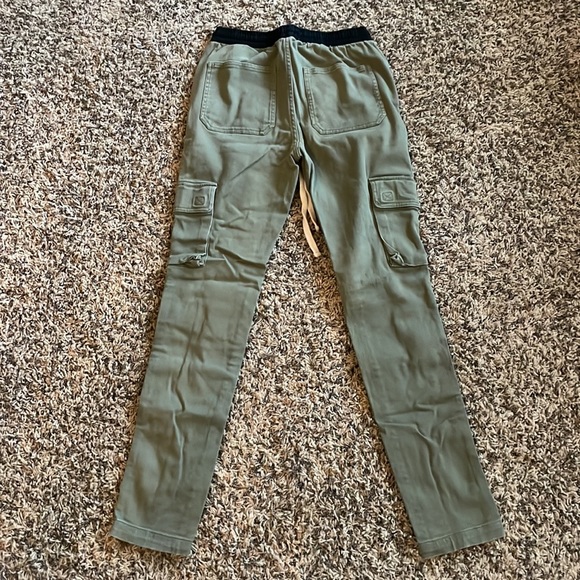 Urban Outfitters Green Cargo Pants - Picture 2 of 2